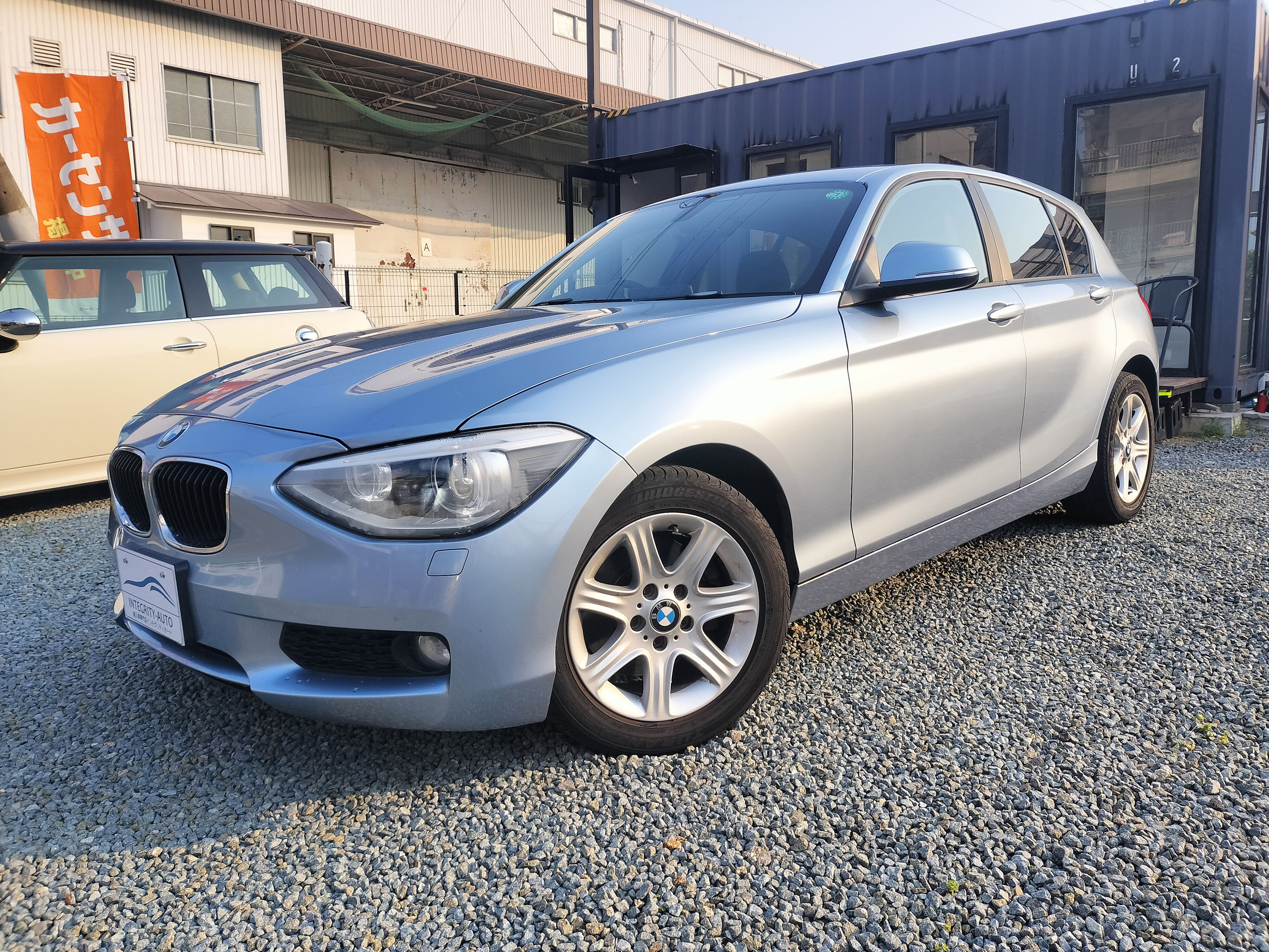 一年半探してた車がここで手に入りました。 オーナーのイエネルさんは、とても親切で私の希望を叶えてくれました。 信頼のおけるお店で良かったです。